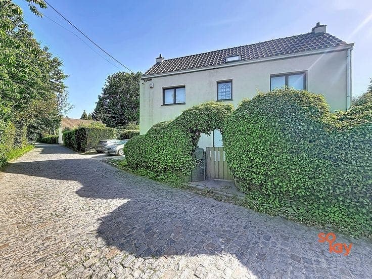 Charming villa + workshop on a plot of 19.47 ares!