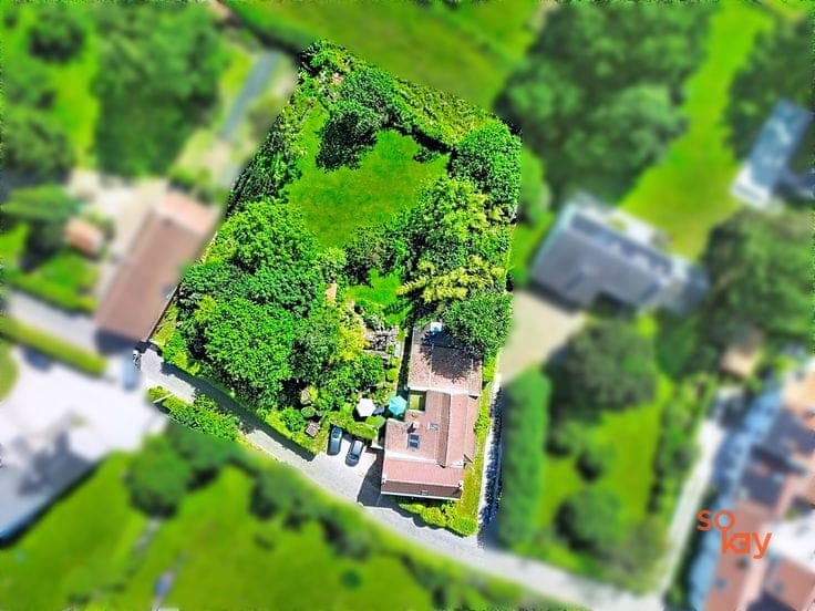 Charming villa + workshop on a plot of 19.47 ares!
