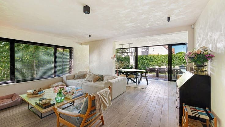 Charming villa for sale near the Tijl & Nele square.