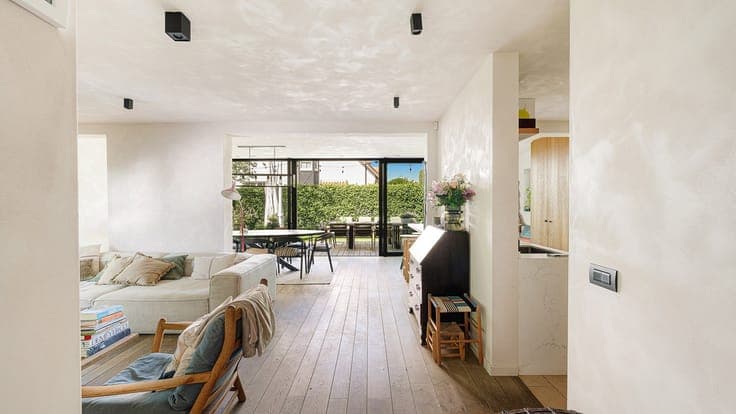 Charming villa for sale near the Tijl & Nele square.