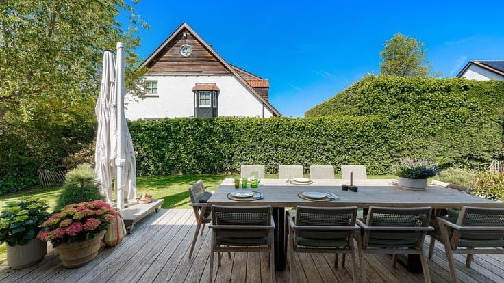 Charming villa for sale near the Tijl & Nele square.