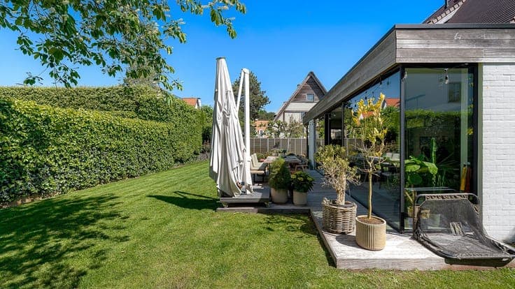 Charming villa for sale near the Tijl & Nele square.