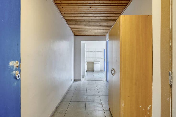 House to renovate for sale in Bruges near the Vesten