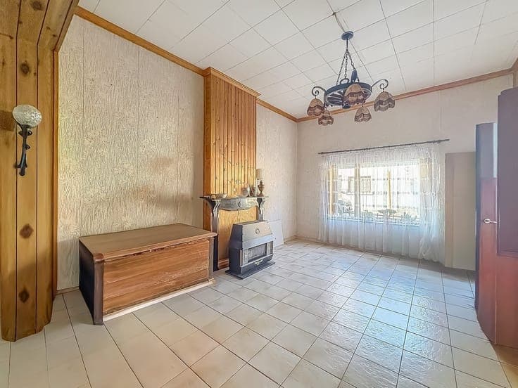BONNE MAISON D'ANGLE AVEC GARAGE ET JARDIN