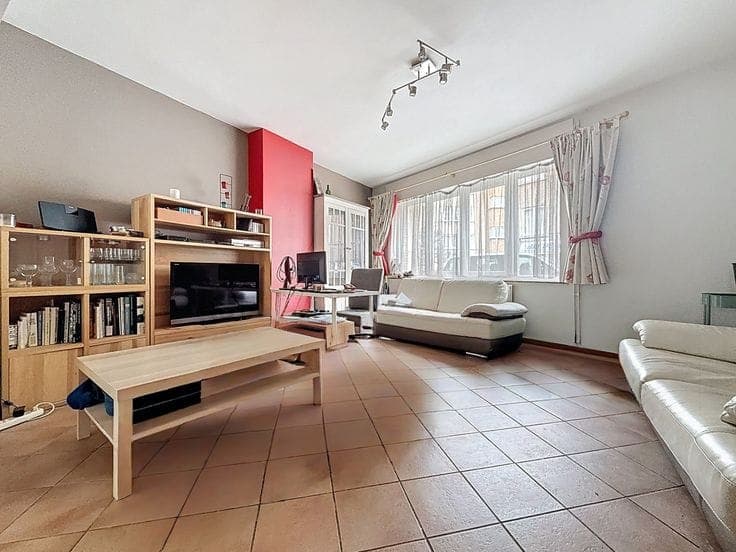 6 bedrooms House + garden For Sale