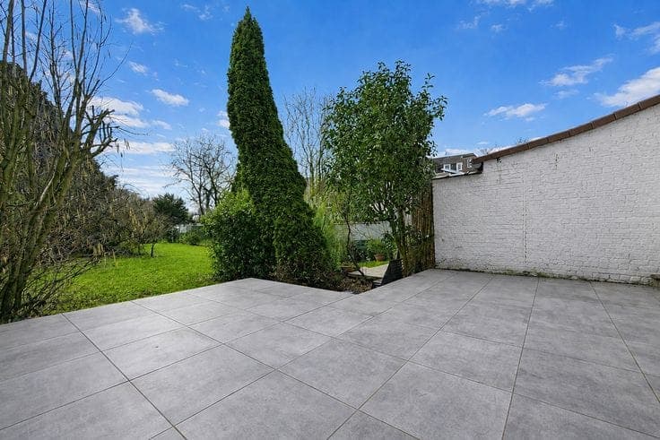 6 bedrooms House + garden For Sale