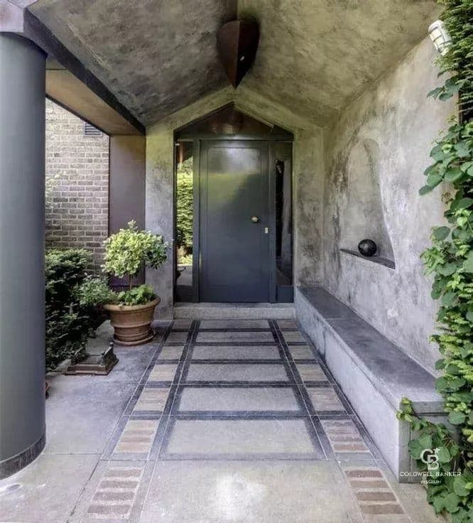 Superb villa of 550m² on magnificent grounds of 23 ares.