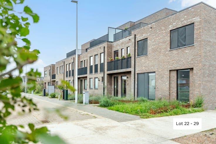 SEMI-OPEN-PLAN 4-BEDROOM HOUSE IN LOKEREN