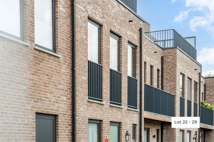 SEMI-OPEN-PLAN 4-BEDROOM HOUSE IN LOKEREN