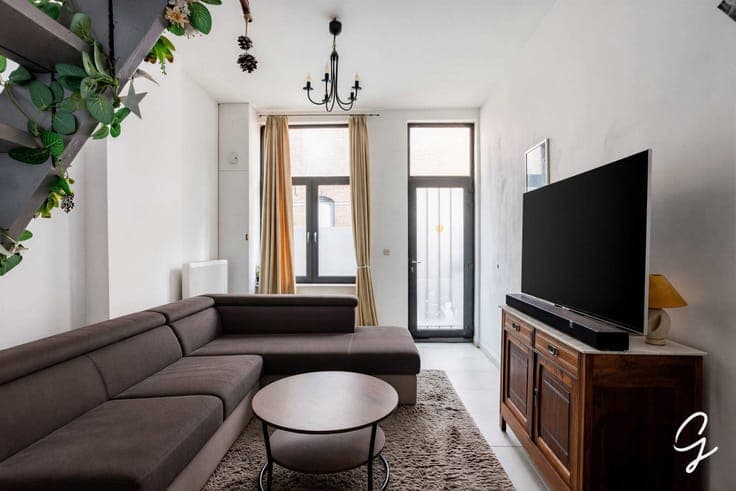 TOWNHOUSE WITH EXPANSION POTENTIAL IN THE HEART OF GERAARDSB