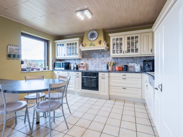 Detached house with 50 ares and views in Bellefontaine