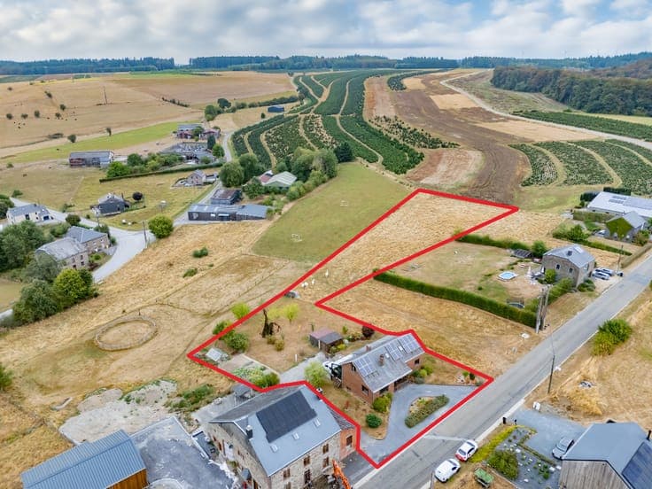 Detached house with 50 ares and views in Bellefontaine