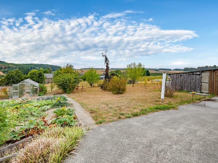 Detached house with 50 ares and views in Bellefontaine