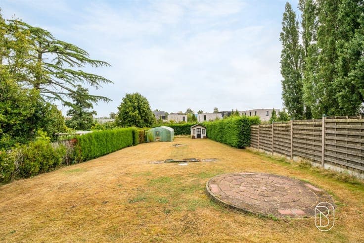 Quietly located 3-bedroom house with a large yard