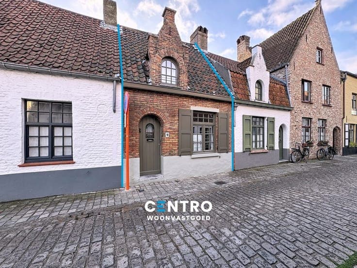 CHARMANTE woning in het Guido Gezellekwartier te Brugge!