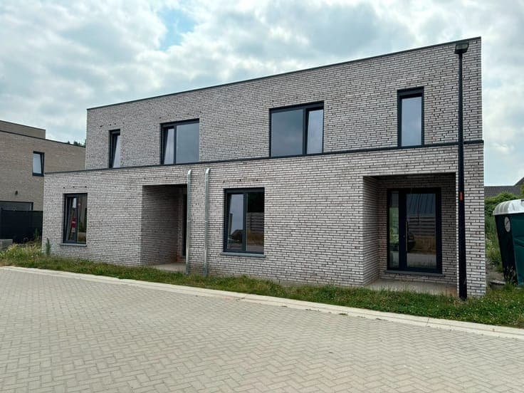 Nieuwbouwwoning HOB met 4 slaapkamers !