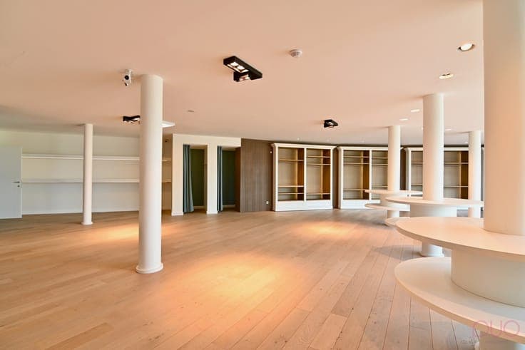 Handelspand op commerciële locatie met luxueuze penthous...
