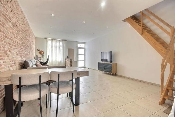 Jolie maison de trois chambres et jardin à Herseaux