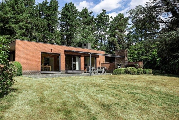 Unique Single-Storey Villa with Stunning Views in Beaufaux