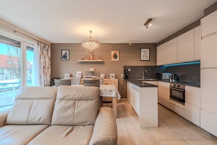 Ready to move in terraced house with sunny garden in Ostend