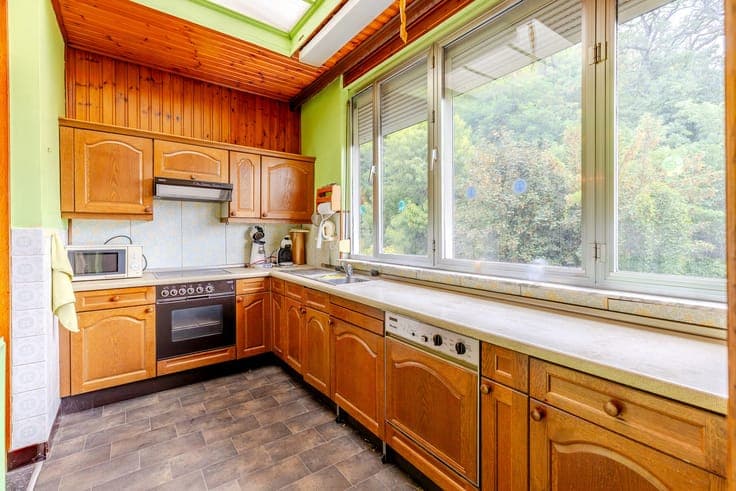 4-bedroom house with courtyard in Liège