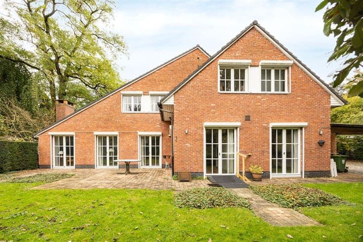 Spacious 4-bed villa in prime Schilde location