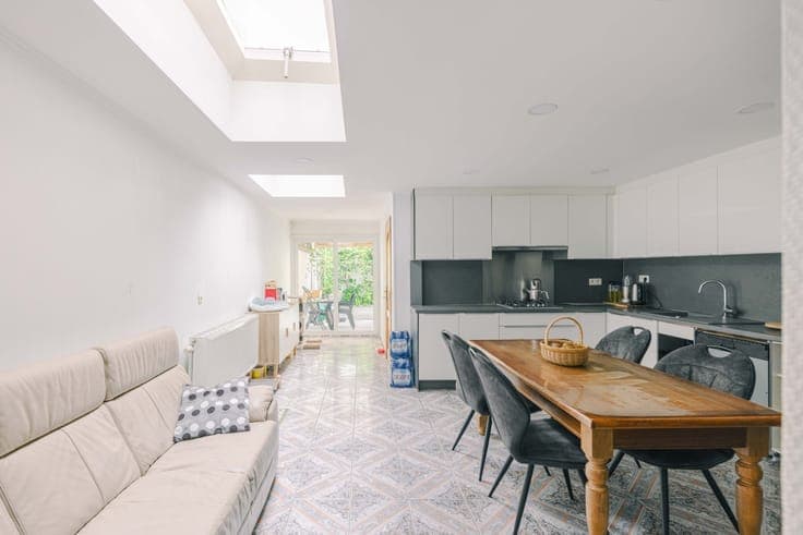 Te renoveren woning met 4 slaapkamers te Sint-Amandsberg