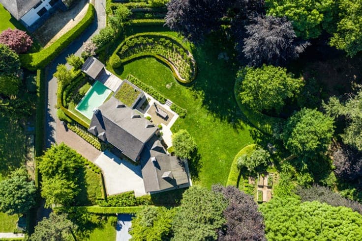 OVERIJSE- Superb villa with swimming pool on a 60-acre plot