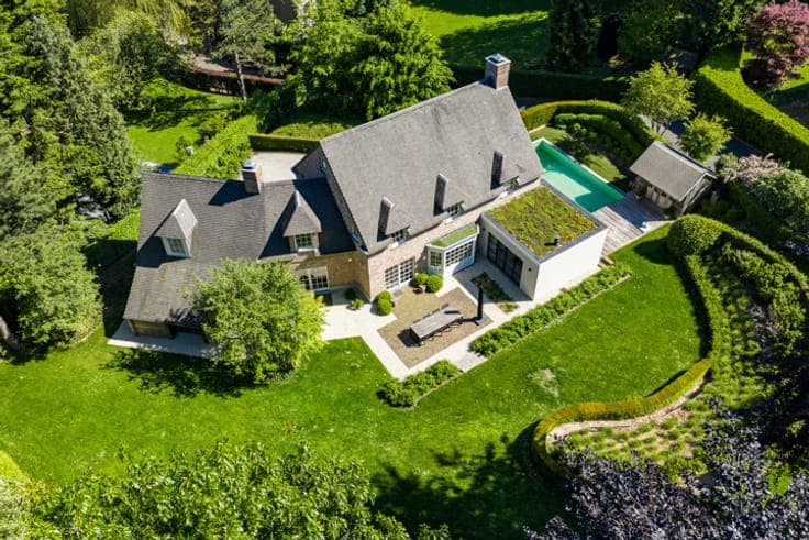 OVERIJSE- Superb villa with swimming pool on a 60-acre plot