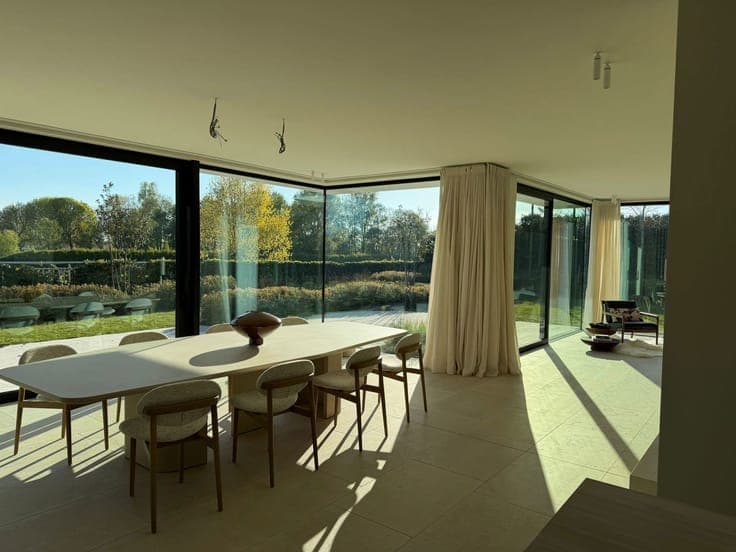 Luxury villa for sale in Knokke with open views over the fie