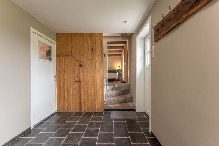 Karaktervolle landelijke hoeve met loods, stalling en uit...
