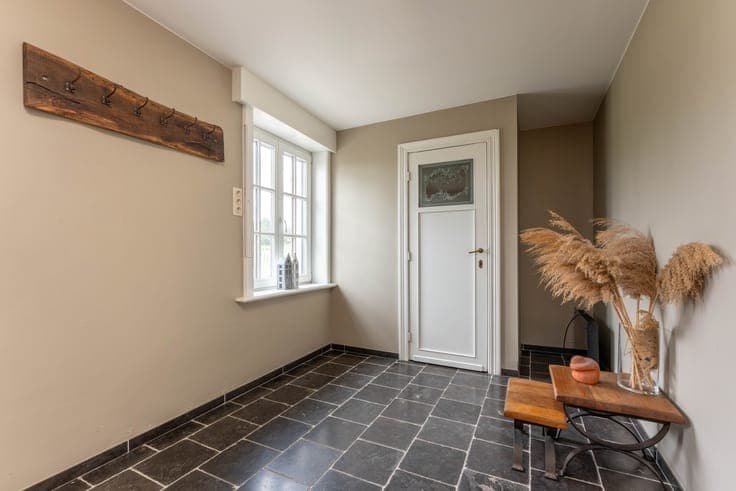 Karaktervolle landelijke hoeve met loods, stalling en uit...