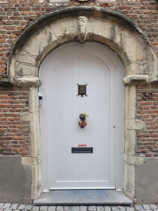 17th-century beguinage home with garden & garage