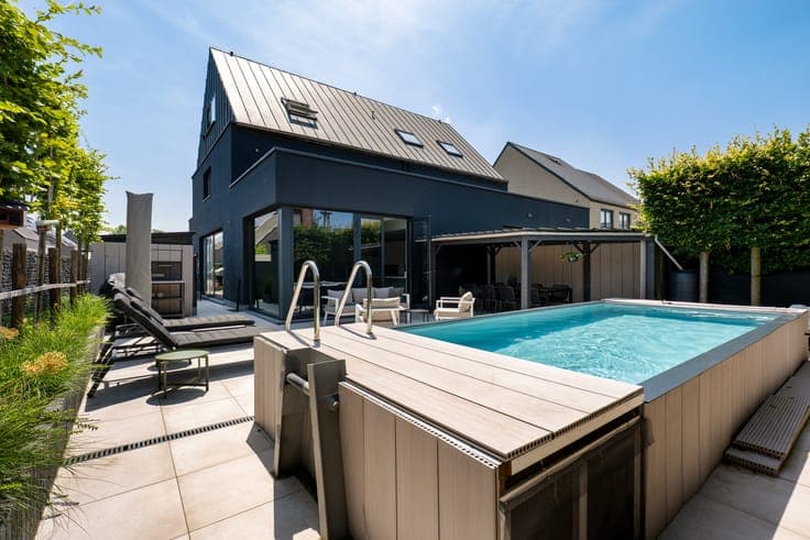 Bright house with swimming pool for sale in Asse