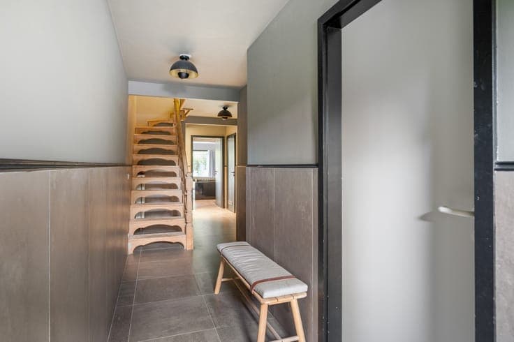 Ruime woning met 4 slaapkamers, 3 badkamers, inpandige ga...