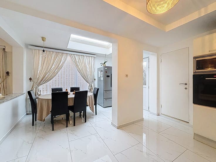House with 6 bedrooms and garage for sale in Antwerp