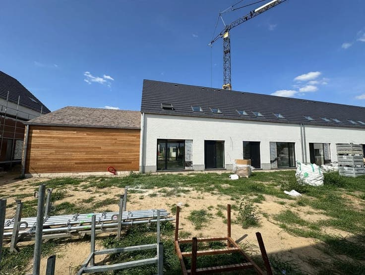 Modern new construction home in green Meise