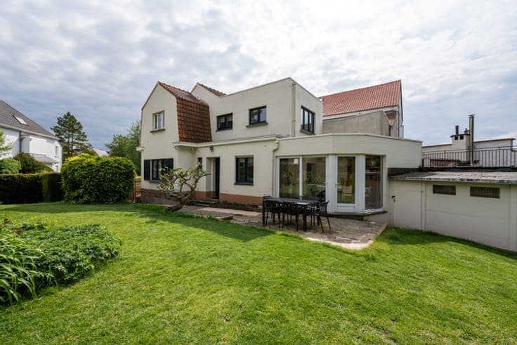 Wezembeek-Oppem, just a stone's throw from Place Dumon.