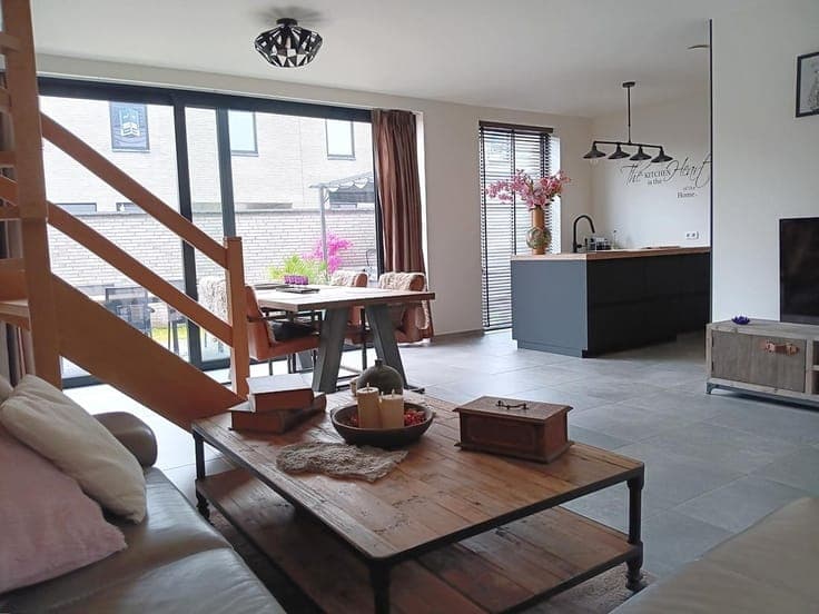 Moderne, zonnige en trendy BEN- woning met 4 slpk en tuin