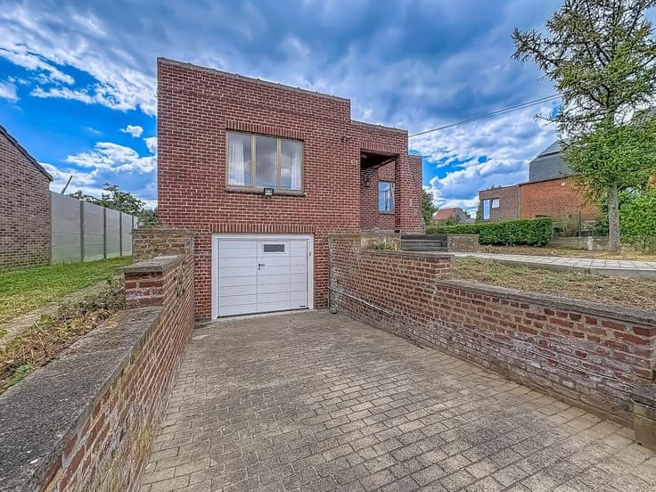 SPACIEUSE ET TRES BONNE MAISON 4F DE TYPE PLAIN-PIED