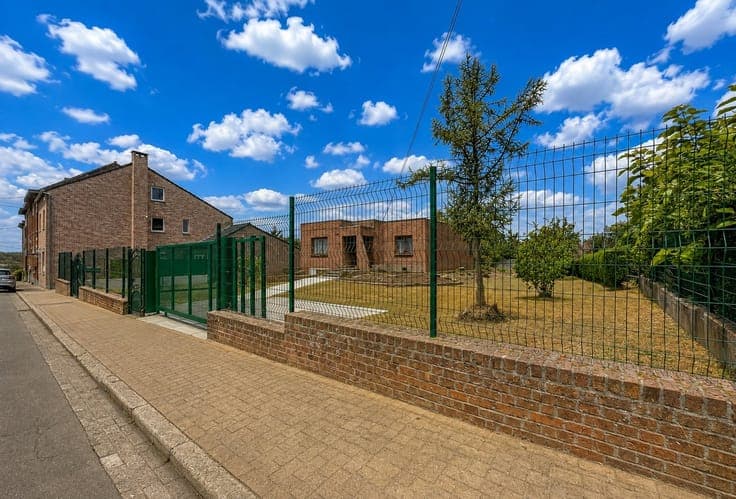 SPACIEUSE ET TRES BONNE MAISON 4F DE TYPE PLAIN-PIED