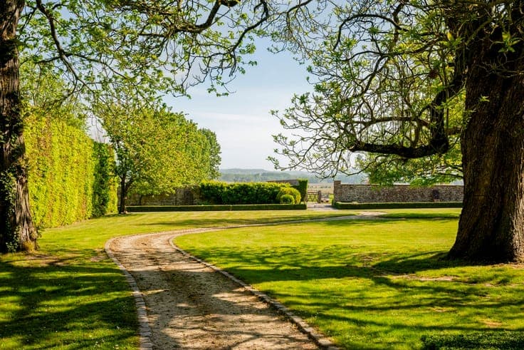 Beautiful exclusive square farmhouse