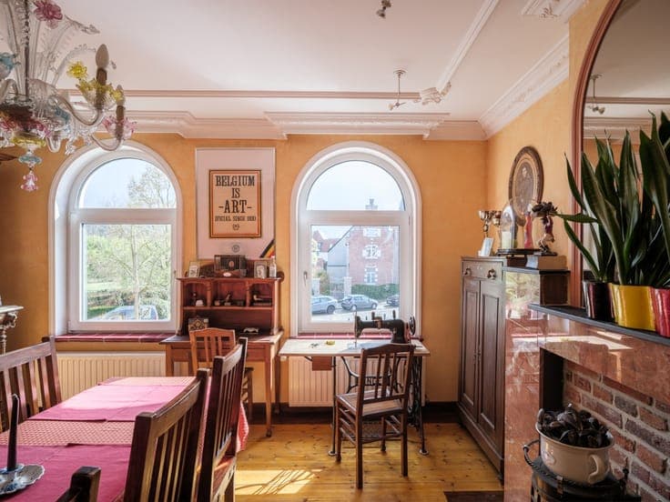 Characterful townhouse with city garden on the village squa