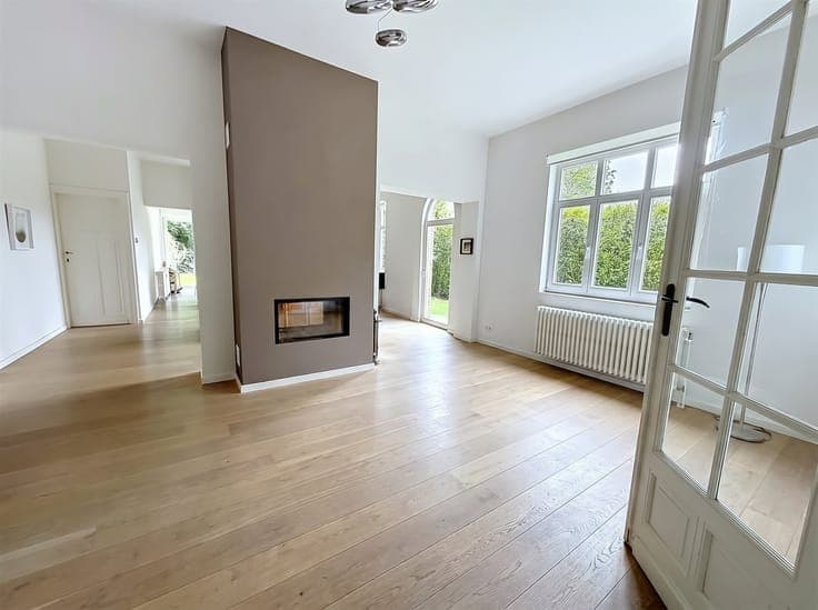 Spacious bright House with elevator