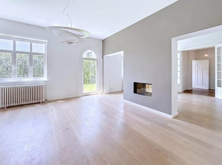 Spacious bright House with elevator