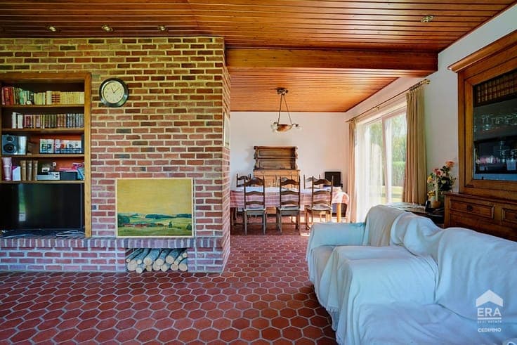 RARE SINGLE-STORY VILLA ON ALMOST 16 ARES IN REBECQ