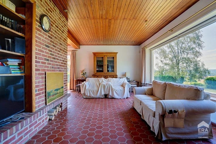 RARE SINGLE-STORY VILLA ON ALMOST 16 ARES IN REBECQ