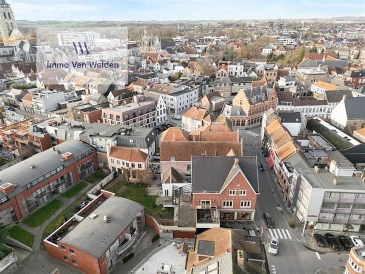 Unieke karakterwoning met handelszaak in hartje Oudenaarde –