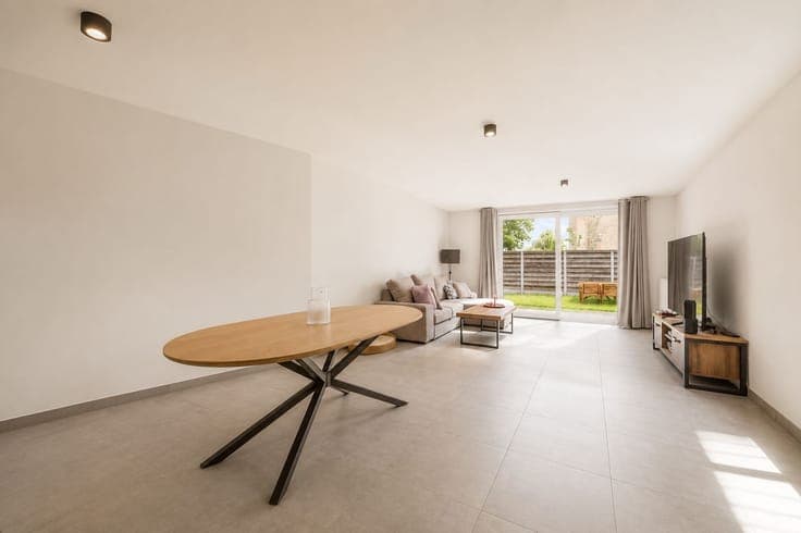 Instapklare, volledig gerenoveerde woning met 3 slaapkame...