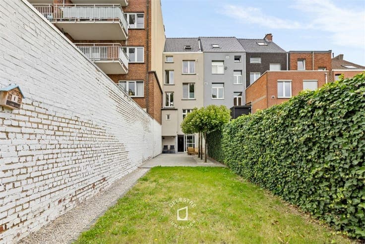 INSTAPKLARE HERENWONING 4 SLPK. MET TUIN